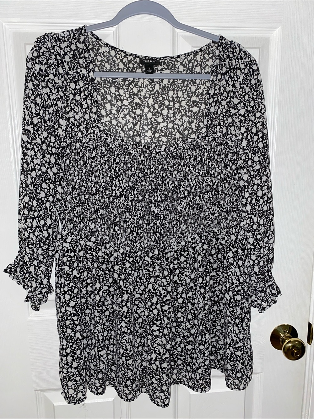 torrid Black & White Floral Smocked Peasant Top